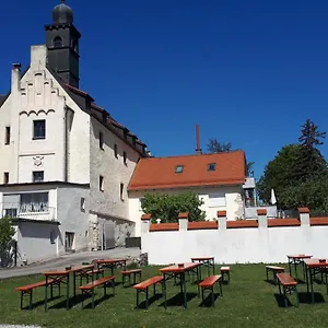 Apartment Schloss Weichs Zu Mit 2schlafzimmer Parkplatz Internet 75qm Zentrum